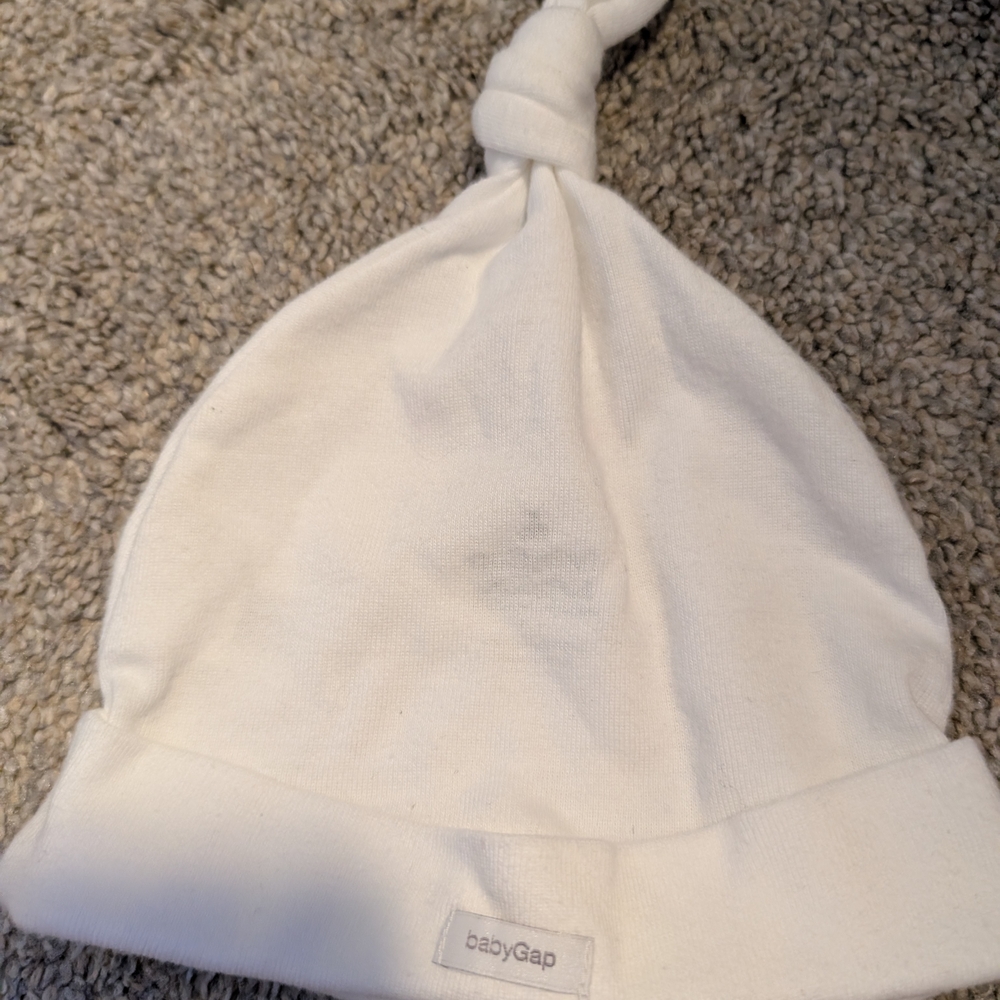 GAP White Knotted Baby Hat